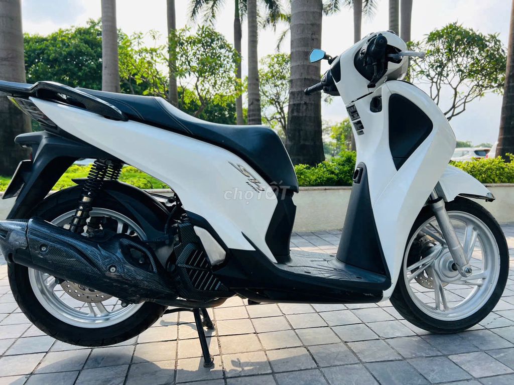 HONDA SH 125I TRẮNG NGUYÊN BẢN BAO SANG TÊN. Mua bán Xe máy tại Quận Nam Từ Liêm Hà Nội được đăng bởi MAI HÒA hình 5