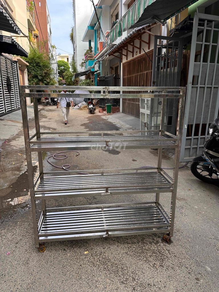 Kệ Inox 4 tầng có bánh xe. Mua bán Tủ, kệ gia đình tại Quận Hải Châu Đà Nẵng được đăng bởi 2hand  hình 1