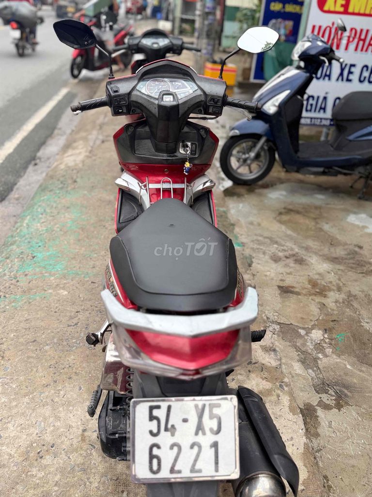 Honda Air Blade FI 209 BSTP красивая и тихая
