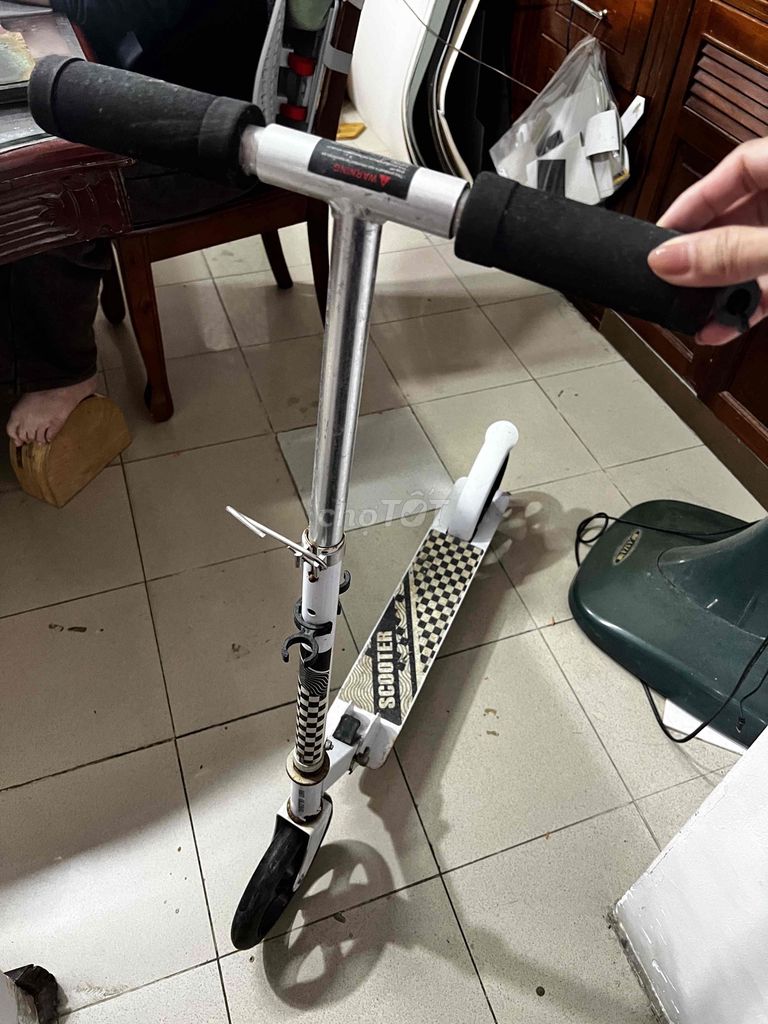 Xe scooter Thép Trắng cho người lớn/  trẻ lớn. Mua bán Mẹ và bé tại Quận Bình Thạnh Tp Hồ Chí Minh được đăng bởi Mai Vân hình 1