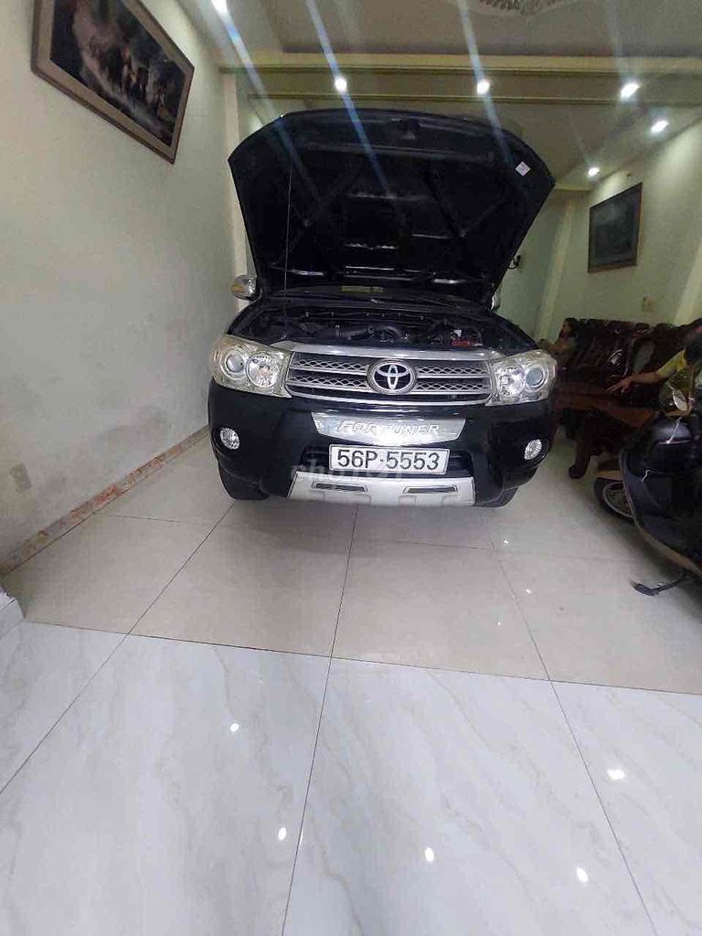 Toyota Fortuner 2010 2.7V - 120000 km