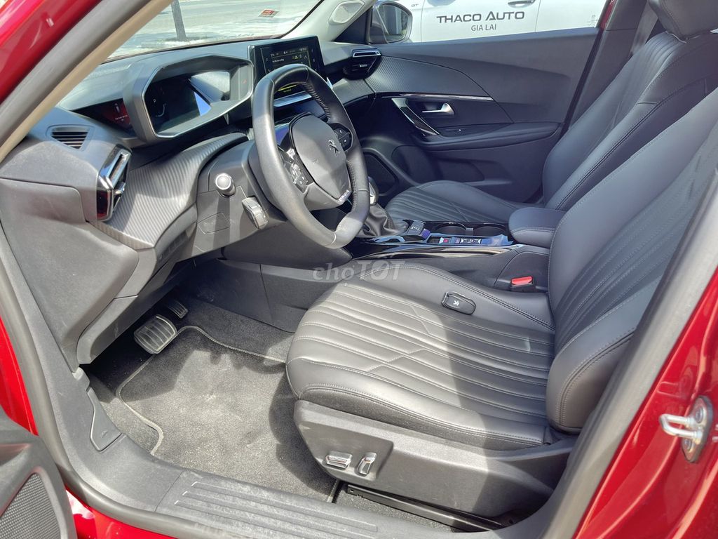 Peugeot 2008 2023 GT Line 1.2 AT - 12000 km. Mua bán Ô tô tại Thành phố Qui Nhơn Bình Định được đăng bởi Võ Trường Sơn hình 6