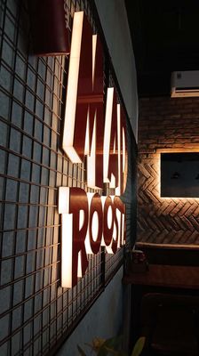 Việc làm Quận 1 Tp Hồ Chí Minh - Tuyển Nhân viên phục vụ Nhà hàng Mad Roosta lương Đến 12 triệu/tháng