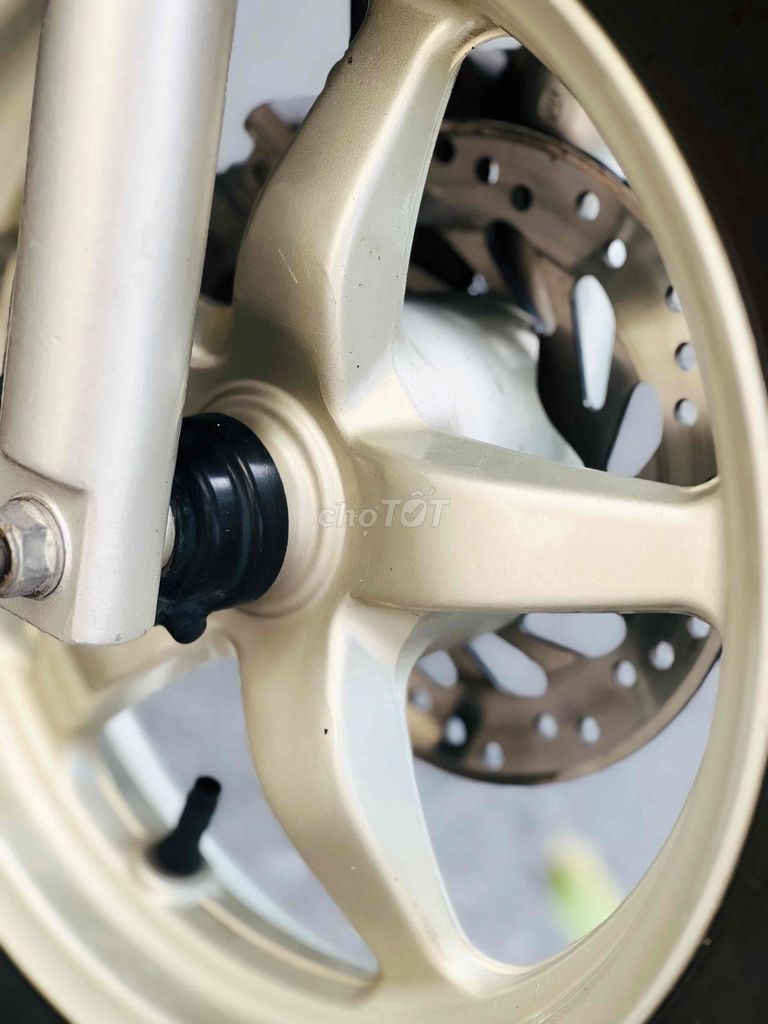 HONDA LEAD 110Fi ĐỜI CHÓT VÀNH CONG BIỂN HN 5 SỐ. Mua bán Xe máy tại Quận Cầu Giấy Hà Nội được đăng bởi Đỗ Mai hình 5