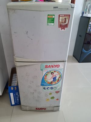 Cần bán tủ lạnh Sanyo, 123l còn chạy tốt