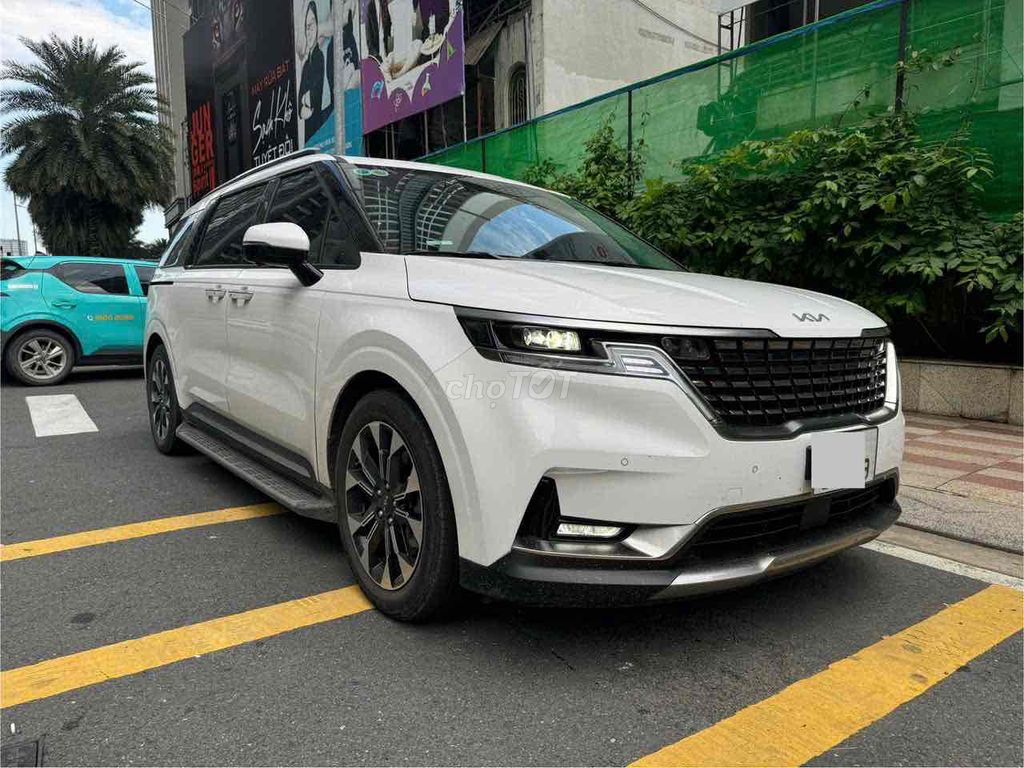 Kia Carnival Signature 2021 model 22 - 18000 km