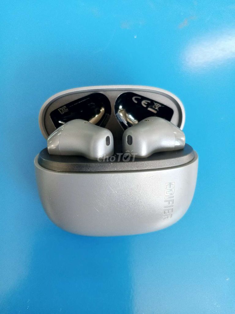 Tai nghe không dây Edifier màu xám. Mua bán Tivi, Âm thanh tại Thị xã Tân Uyên Bình Dương được đăng bởi Huỳnh Văn Thành hình 1