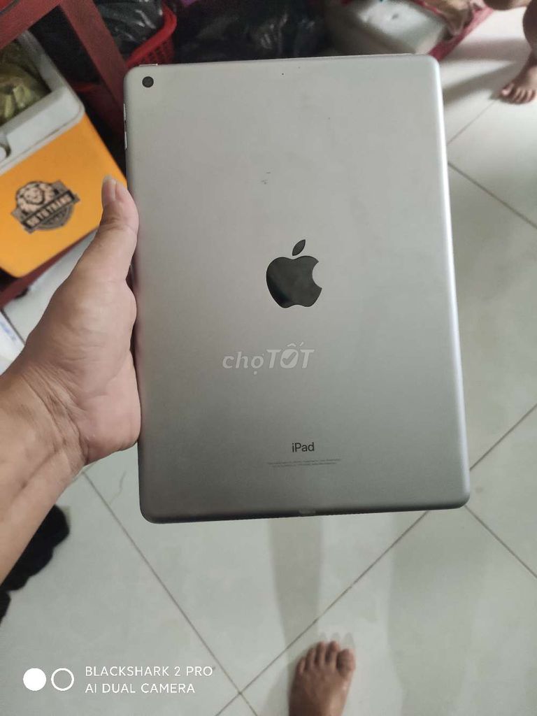 Apple iPad Gen 6 32GB Xám Đã sử dụng. Mua bán Máy tính bảng tại Thành phố Thuận An Bình Dương được đăng bởi Uy Tính Là Vàng  hình 1