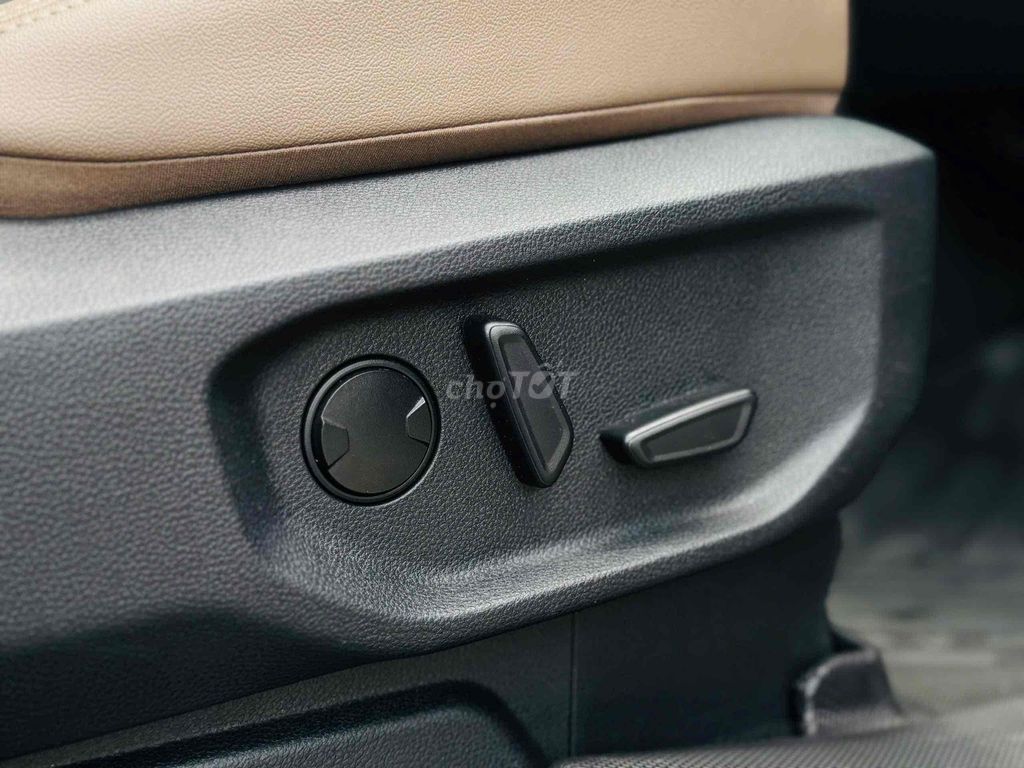 Ford Everest 2022 Titanium 2.0L 1 cầu- 48000 km. Mua bán Ô tô tại Quận Tân Phú Tp Hồ Chí Minh được đăng bởi Nissan Gia Thành  hình 10