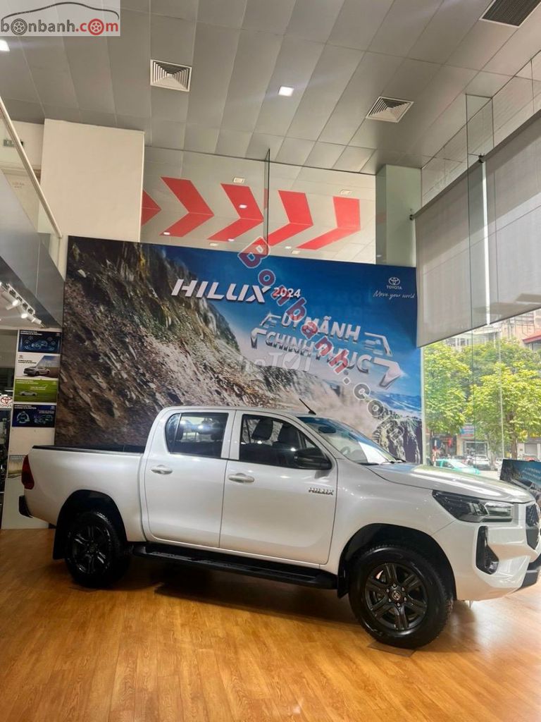 Toyota Hilux 2.4 4x2 AT. Mua bán Ô tô tại Quận Cầu Giấy Hà Nội được đăng bởi Ms Khuyên hình 3