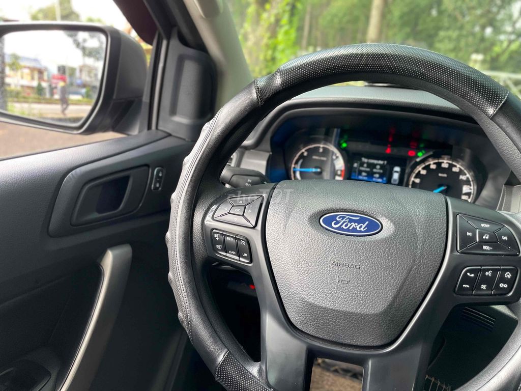 Ford Ranger 2020 XLS 2.2L 4x2 AT - 97000 km. Mua bán Ô tô tại Thành phố Pleiku Gia Lai được đăng bởi Thanh Hải hình 5