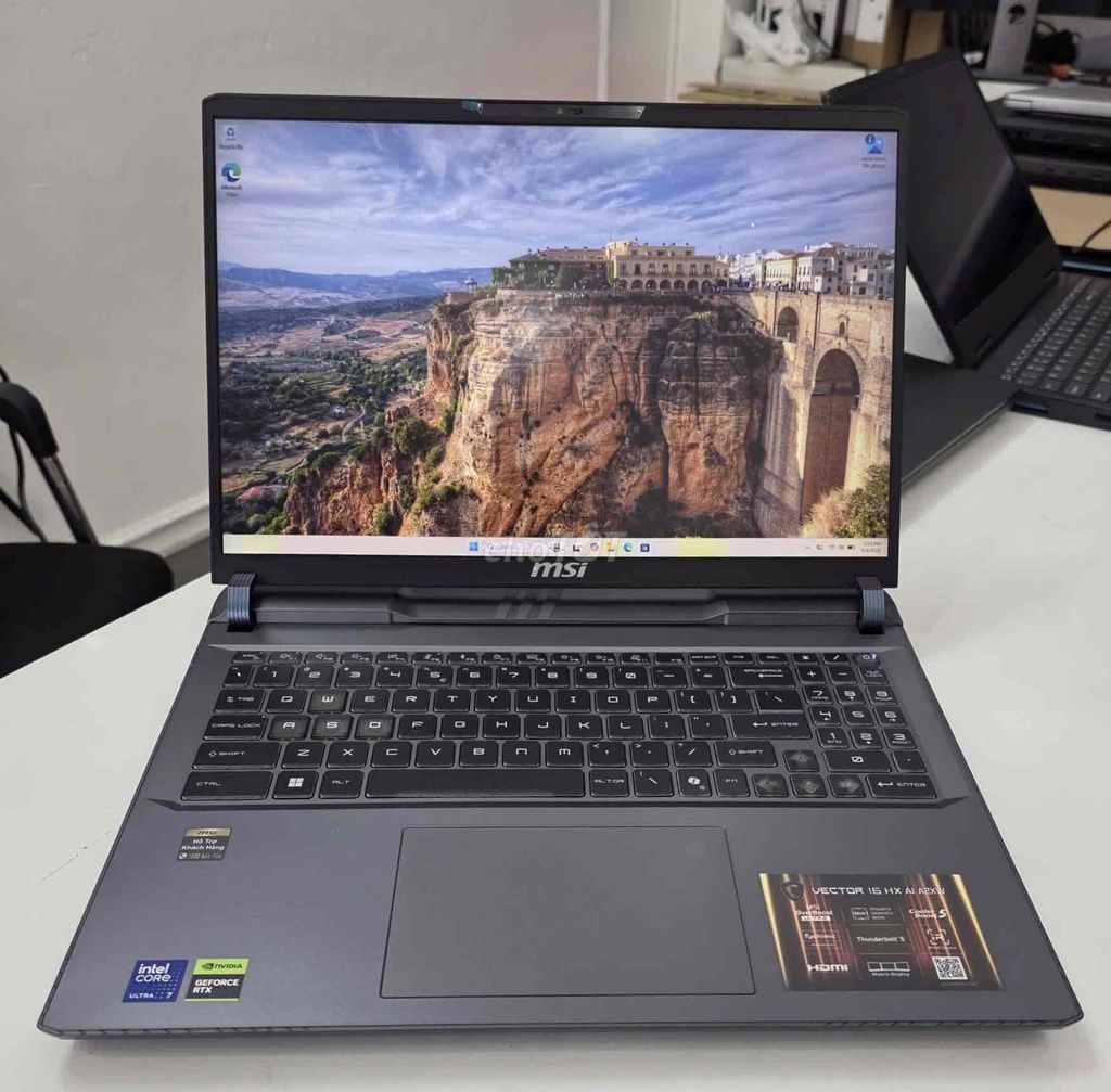 MSI Vector 16HX AI 2025 Intel Core Ultra 7 16GB/51. Mua bán Laptop tại Quận Bắc Từ Liêm Hà Nội được đăng bởi Junioor Computer hình 1