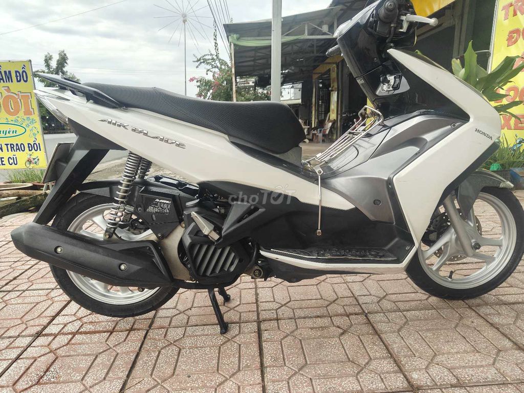 AIRBLADE FI 2015 NGUYÊN ZIN. Mua bán Xe máy tại Huyện Bình Tân Vĩnh Long được đăng bởi MƯỜI   BÌNH TÂN VL hình 6