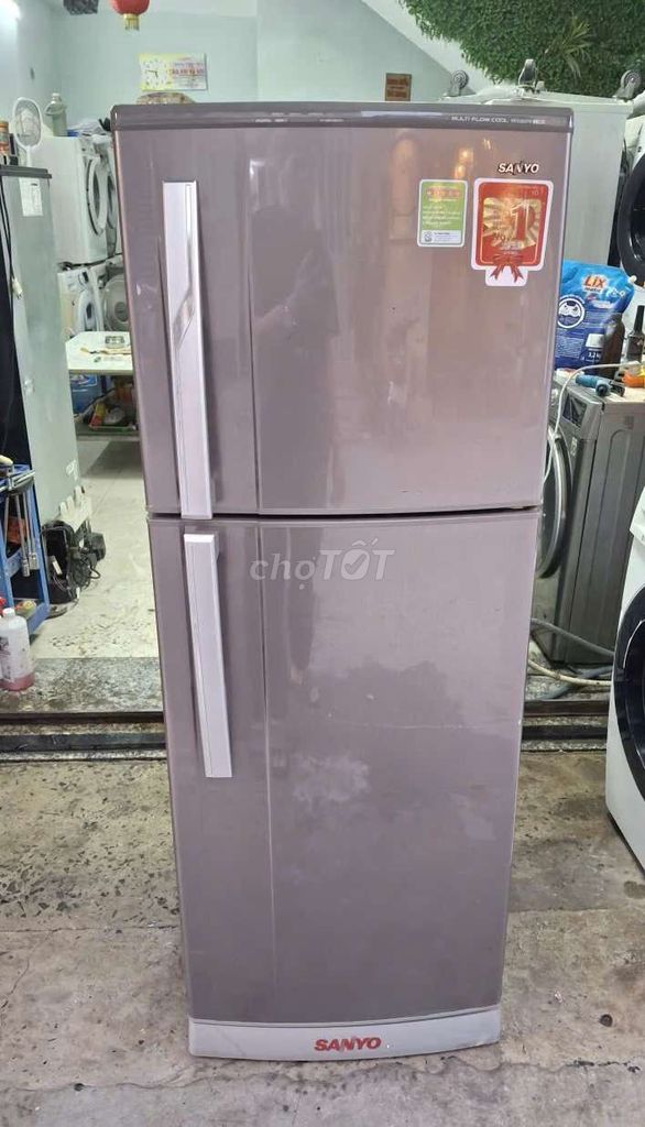 Tủ lạnh Sanyo 185L đẹp không bám tuyết.. Mua bán Tủ lạnh tại Quận 5 Tp Hồ Chí Minh được đăng bởi Điện lạnh cũ giá tốt hình 1