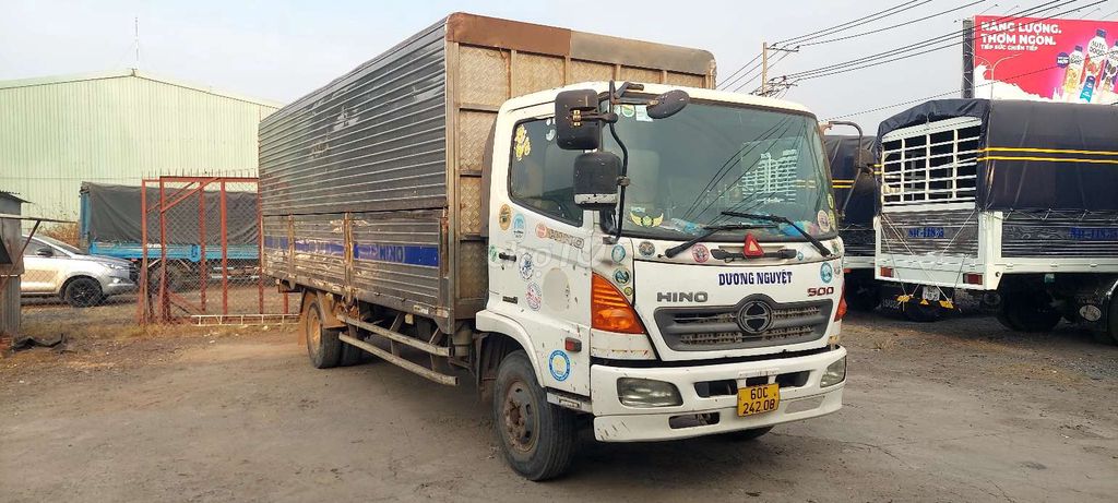 Hino 5t  2015 thùng kín 6m5