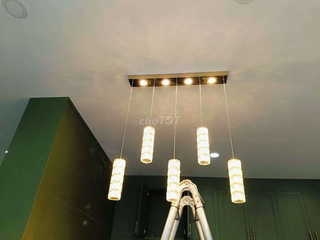 Đèn chùm pha lê. Mua bán Đèn tại Quận 7 Tp Hồ Chí Minh được đăng bởi Thúy Nguyễn hình 1