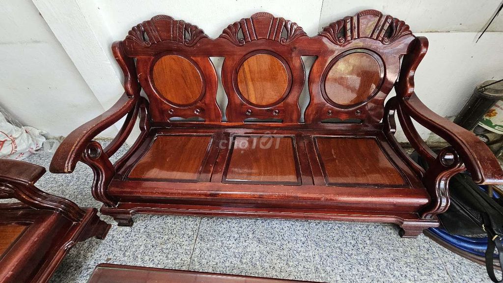 Cty Thanh lý bộ sofa gỗ còn đẹp như hình