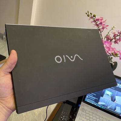 Sony VAIO i5gen8 8GB/128GB FullHD IPS Đen