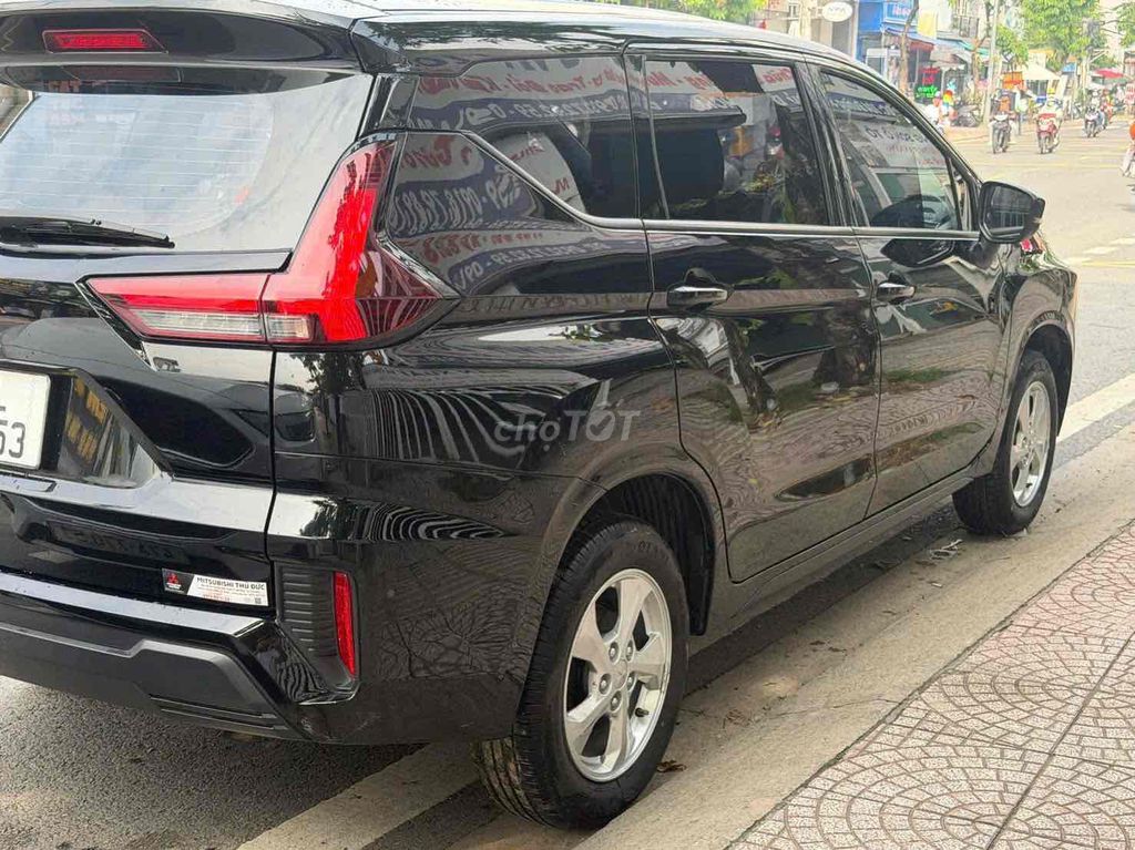 Mitsubishi Xpander 2022 7 мест Автомат Черный