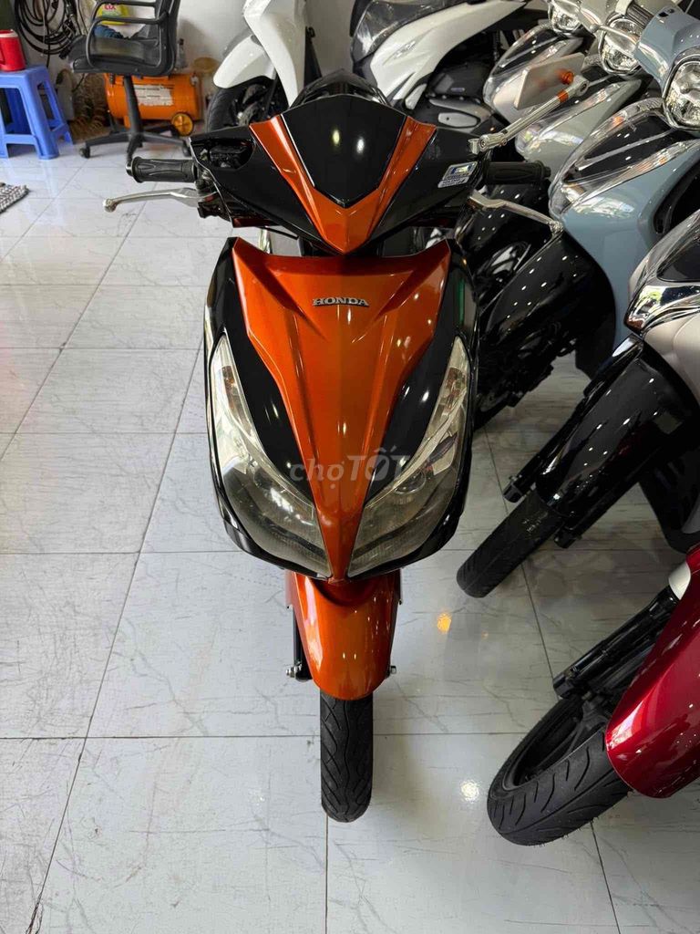 AIR BLADE 2014. Xe Đẹp - Máy Zin Êm Ấm. BS 68. Mua bán Xe máy tại Thành phố Rạch Giá Kiên Giang được đăng bởi XE MÁY CŨ TÂN 128 hình 4