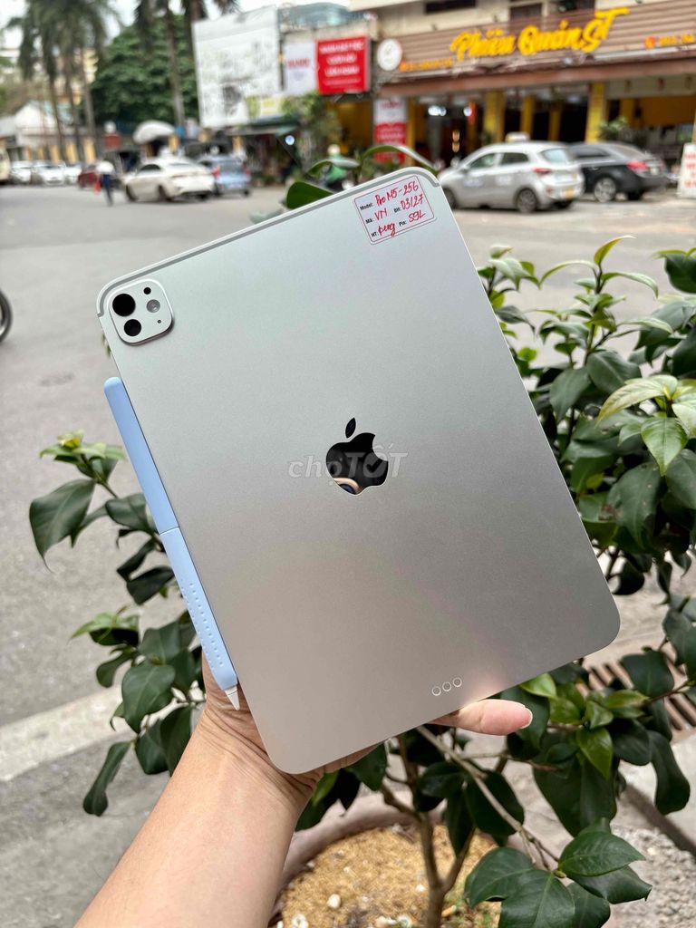 Apple iPad Pro M5 11inch 256GB Silver Vn S9L 03/27. Mua bán Máy tính bảng tại Quận Đống Đa Hà Nội được đăng bởi Quý Hoàng hình 1