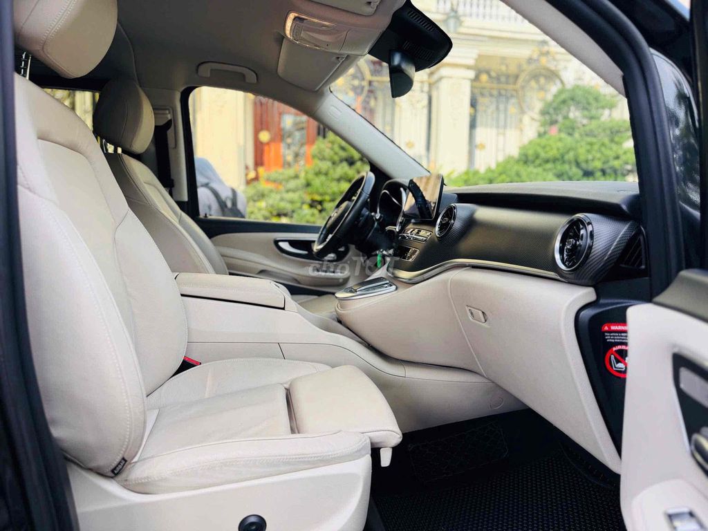 Mercedes Benz V250 AMG - XHĐ 3 Tỷ 3. Mua bán Ô tô tại Quận Bình Tân Tp Hồ Chí Minh được đăng bởi Lê Minh Quý hình 8