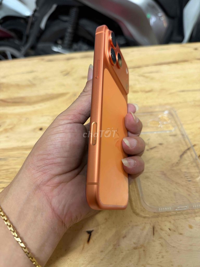 Apple iPhone 17 Pro Max 256GB Cam Mới Nguyên Seal. Mua bán Điện thoại tại Thành phố Thủ Dầu Một Bình Dương được đăng bởi Anh Tuấn hình 1