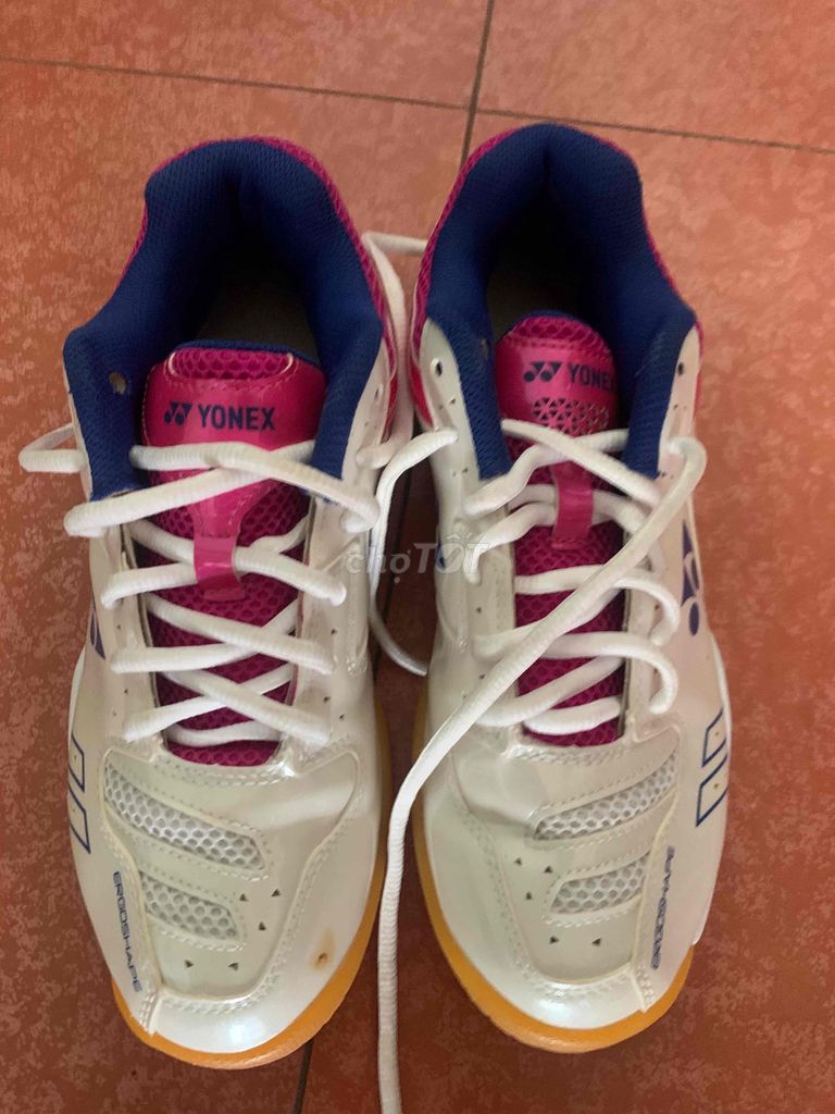 GIÀY CẦU LÔNG YONEX SIZE 38