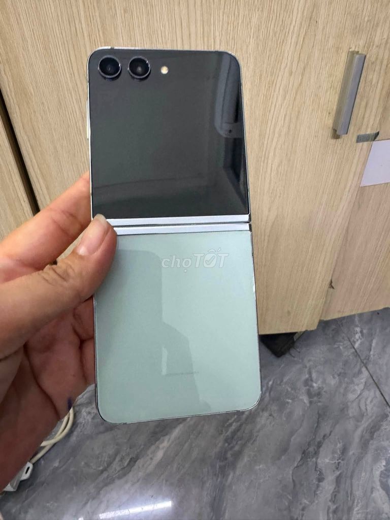 Samsung Galaxy Z Flip5 256GB Xanh bạc hà. Mua bán Điện thoại tại Thành phố Thủ Đức Tp Hồ Chí Minh được đăng bởi Hội Đồ Điện Tử hình 1