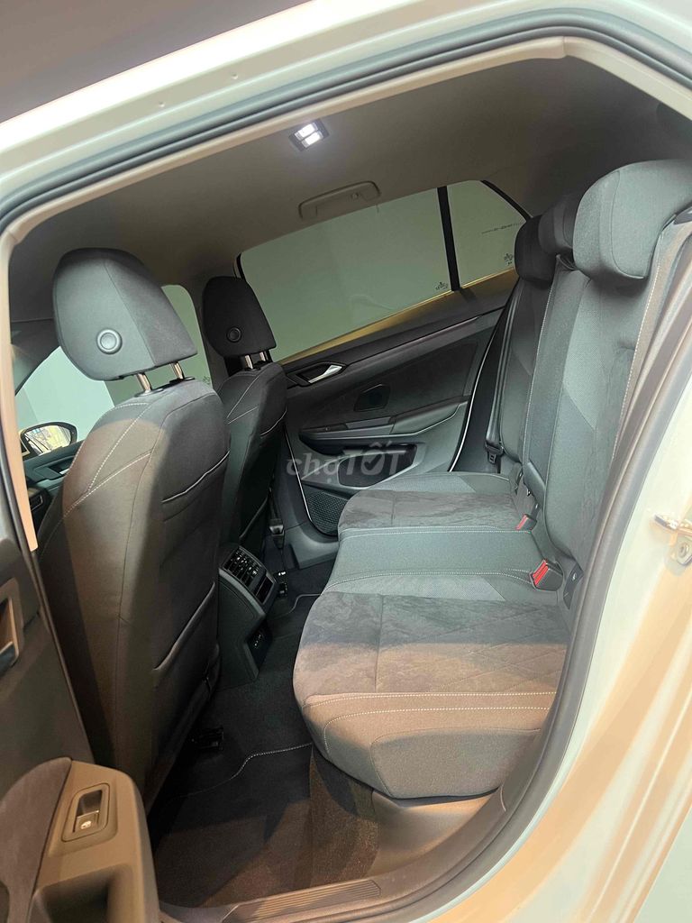 Volkswagen Golf 2025. Mua bán Ô tô tại Quận 5 Tp Hồ Chí Minh được đăng bởi Nguyễn Bá Anh hình 4