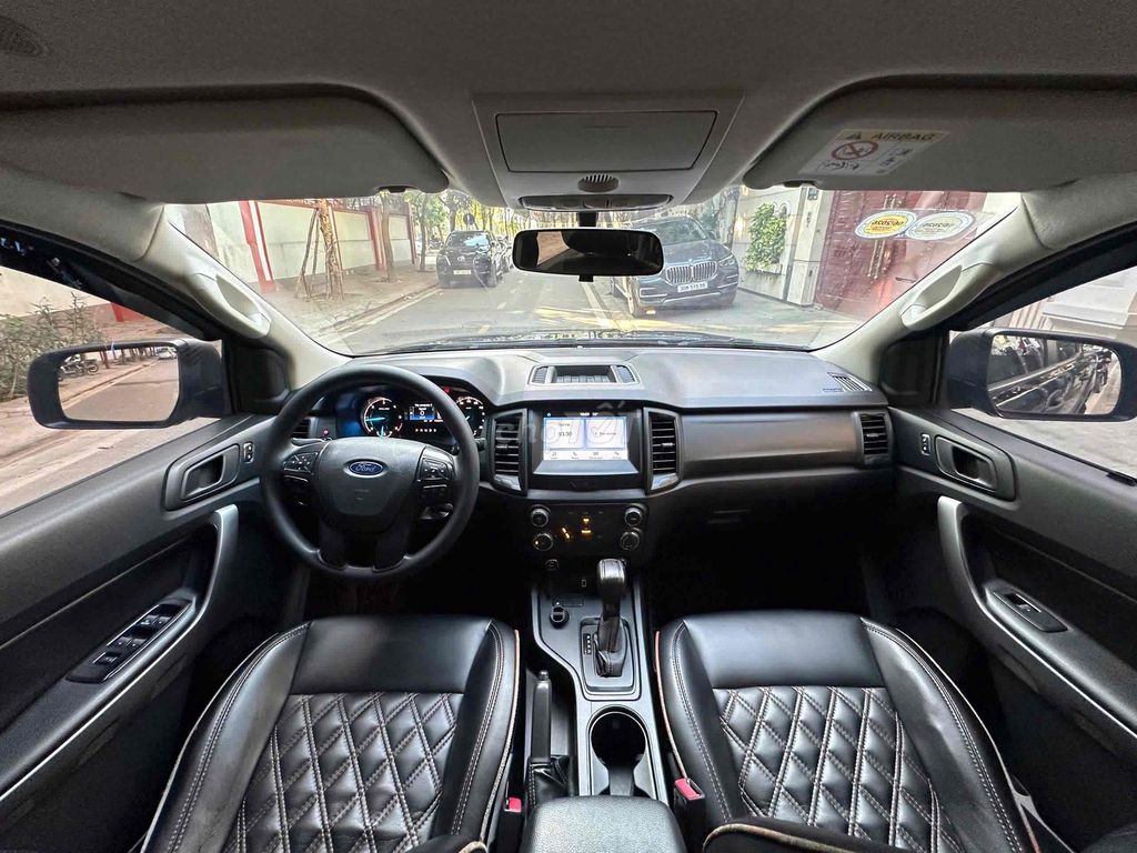 Ford Ranger XLS 2.2AT 4x2 sx 2021 màu đen đẹp. Mua bán Ô tô tại Quận Cầu Giấy Hà Nội được đăng bởi Cao Quý hình 16