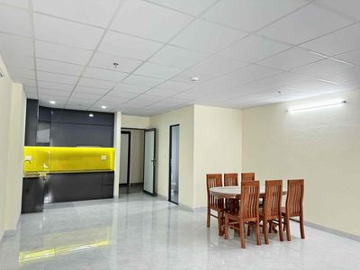 🔥 Cho Thuê Căn Tầng Trệt Chung Cư Âu Cơ – Mặt Tiền Kinh Doanh, Chỉ 5 T