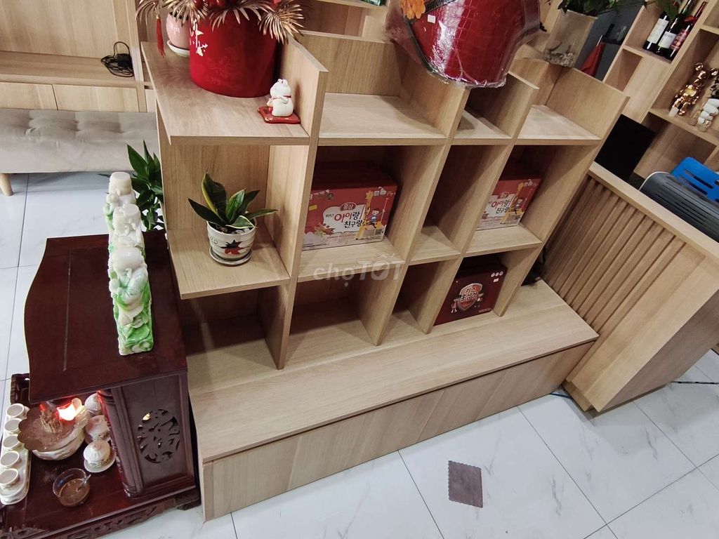 Kệ sách Gỗ Vàng nhạt 3 tầng. Mua bán Tủ, kệ gia đình tại Huyện Hóc Môn Tp Hồ Chí Minh được đăng bởi NGO HUU NHAN hình 1