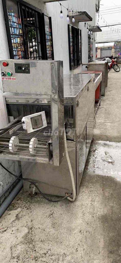 máy rửa chén khay công nghiệp có nước nóng. Mua bán Dụng cụ nhà bếp tại Thành phố Long Xuyên An Giang được đăng bởi Huỳnh Tâm hình 1