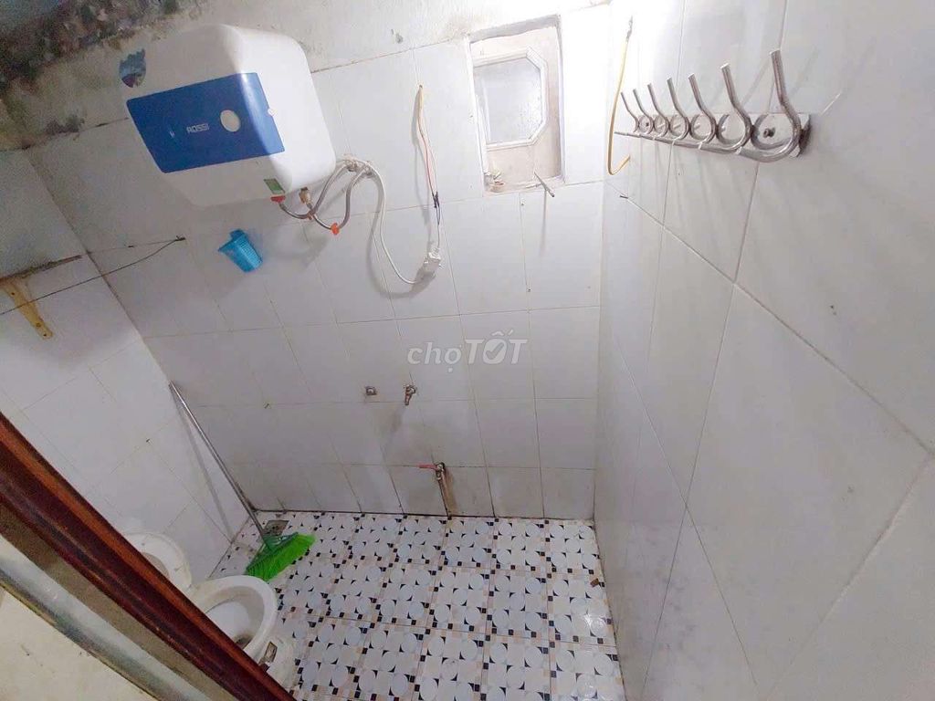 Комната в доме 40 кв.м с антресолью