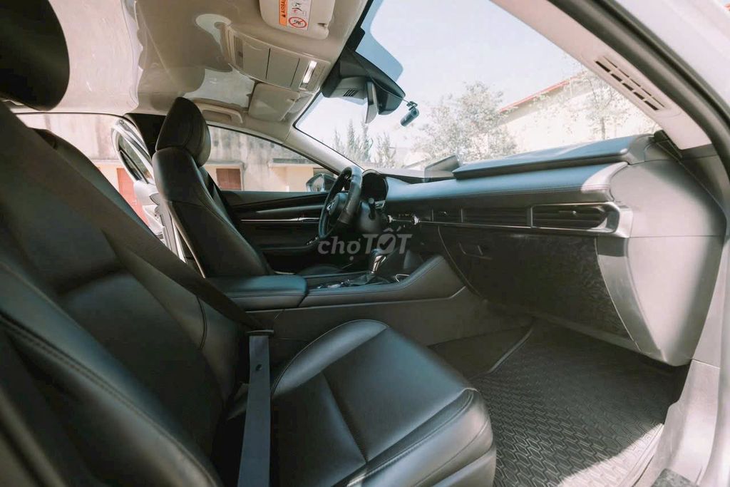 Mazda 3 Luxury 2024 Белая
