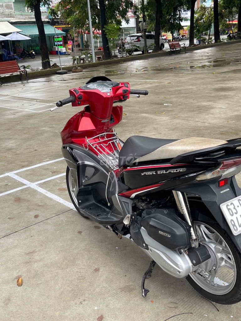 HONDA AIR BLADE 2018 KHÓA SMK MÁY MÓC NGUYÊN ZIN. Mua bán Xe máy tại Thị xã Tân Uyên Bình Dương được đăng bởi Hồ Hoàng Cảnh   hình 3