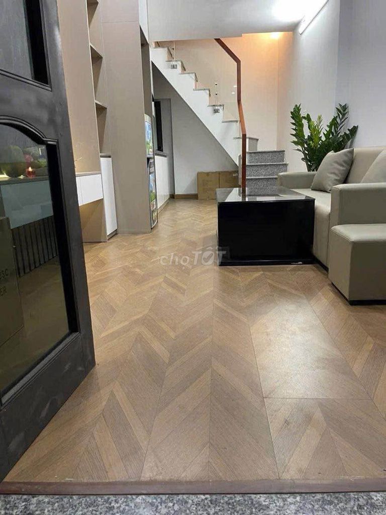Nhà 4 tầng kinh doanh cho thuê Hai Bà Trưng, 9tr/tháng