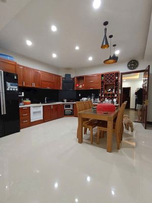 Аренда · 5 комн. · 125 м² · Quận Ngũ Hành Sơn, ул. Đường Phan Tứ