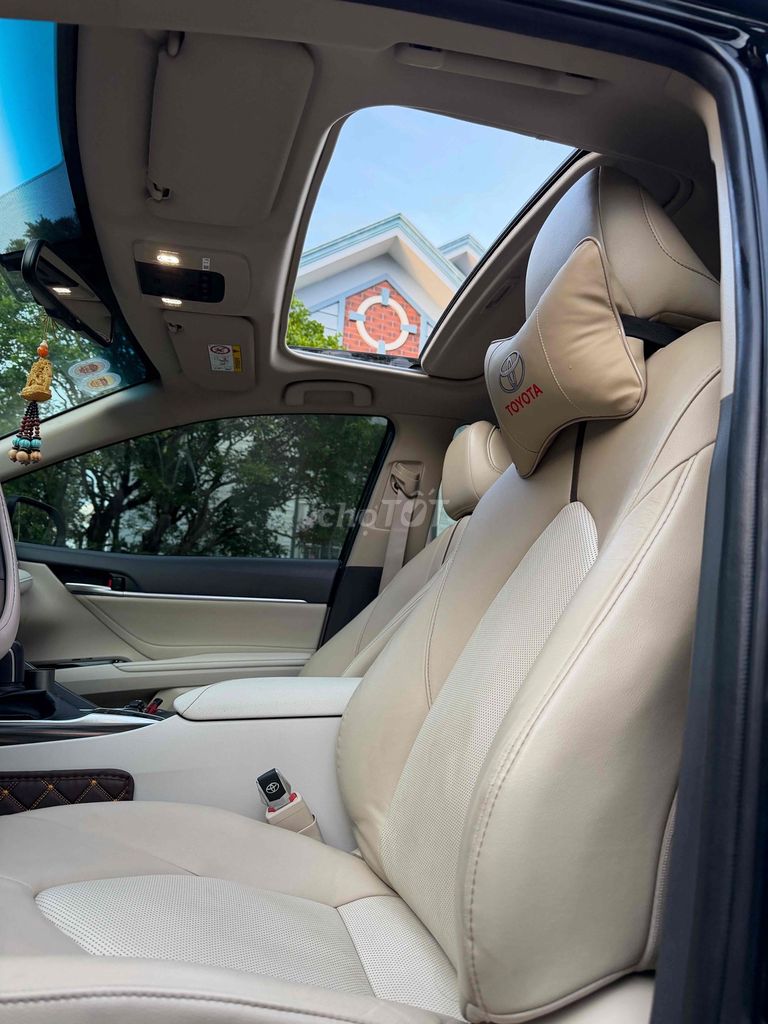 Toyota Camry 2020 2.5Q - 40000 km. Mua bán Ô tô tại Thành phố Cao Lãnh Đồng Tháp được đăng bởi Lê Sang hình 3