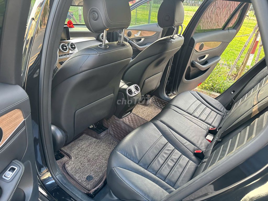 Mercedes Benz GLC 250 4Matic cuối 2016. Xe đẹp Zin. Mua bán Ô tô tại Huyện Sóc Sơn Hà Nội được đăng bởi Salon Auto Đào Hằng hình 17