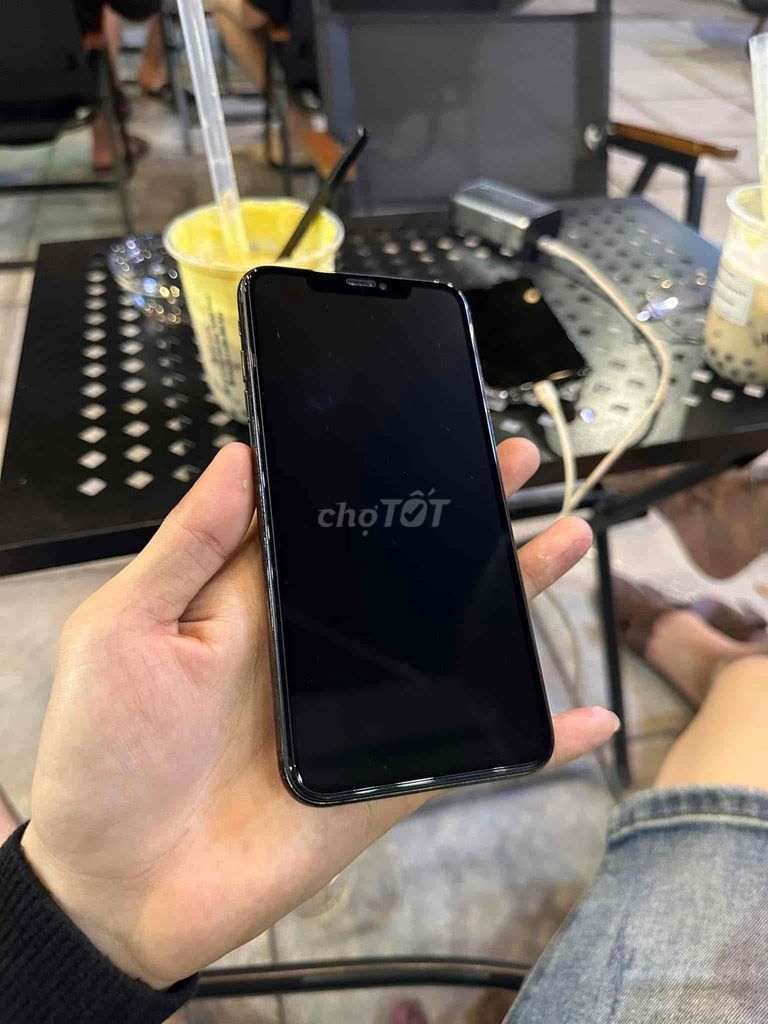 Apple iPhone XS Max 256GB Đen Đã sử dụng. Mua bán Điện thoại tại Huyện Chơn Thành Bình Phước được đăng bởi Trần Văn Long hình 1