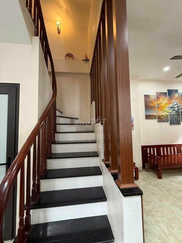 Bán nhà 38m2 Tây Hồ, 4 tầng, 10.5 tỷ