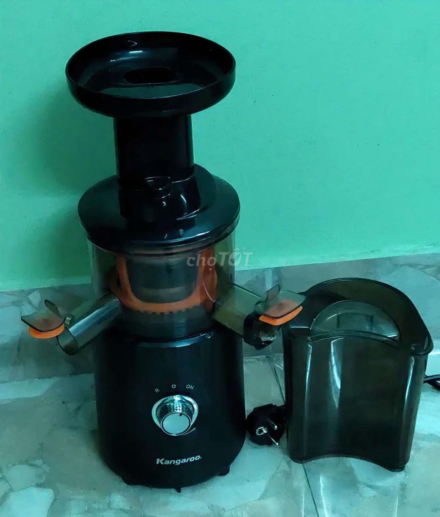 Máy ép chậm Kangaroo 180W Đen. Mua bán Bếp, lò, đồ điện nhà bếp tại Thành phố Bến Tre Bến Tre được đăng bởi Tạp Hóa Online hình 1