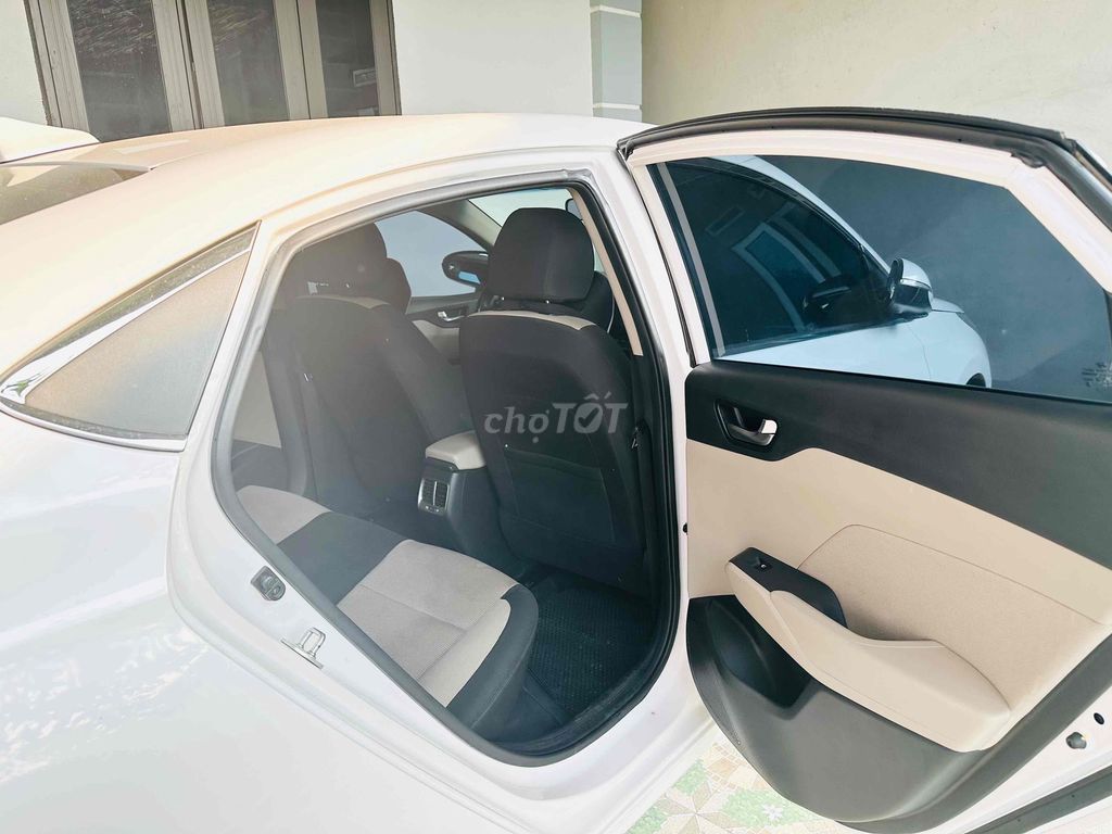 Hyundai Accent 2023 AT от собственника
