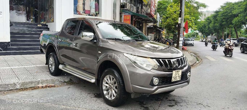 Mitsubishi Triton GLS 2017 4x4 полная комплектация механика коричневый