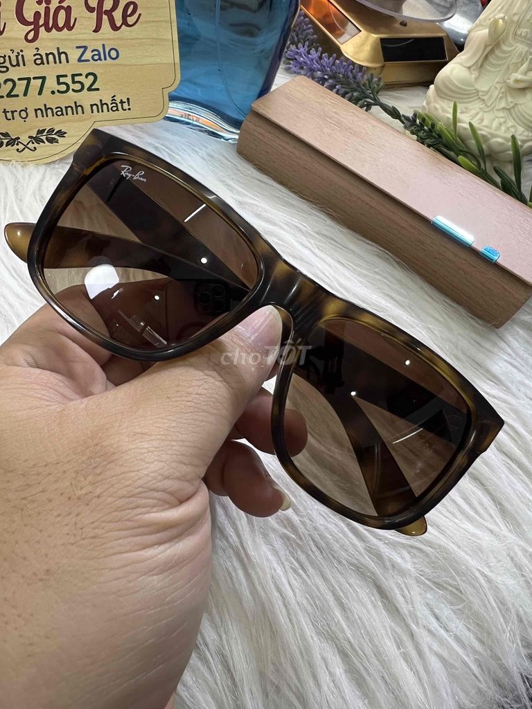 Kính râm Ray-Ban Nâu đồi mồi. Mua bán Phụ kiện thời trang khác tại Huyện Thanh Trì Hà Nội được đăng bởi Shop HaNoiGiaRe Com hình 1