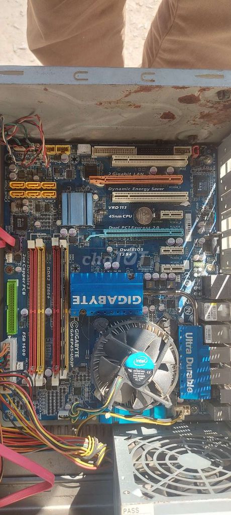 Máy tính để bàn Gigabyte Intel DDR2 Đen. Mua bán Linh kiện (RAM, Card...) tại Quận Tân Phú Tp Hồ Chí Minh được đăng bởi Hoang Kim hình 1