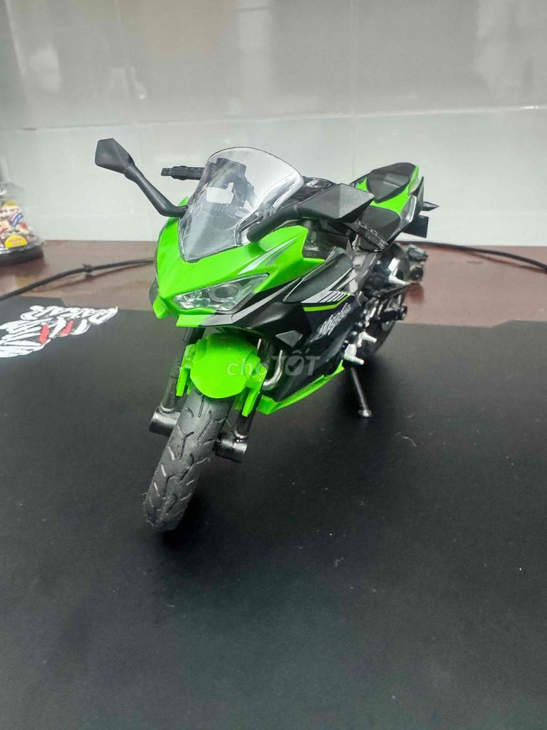 Mô hình xe Kawasaki Ninja 400 Xanh lá, Đen