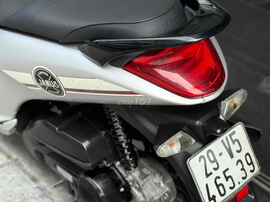 Phiên bản giới hạn Janus Smartkey Đẹp Nguyên bản. Mua bán Xe máy tại Quận Ba Đình Hà Nội được đăng bởi Xe Máy Nam Thi hình 6